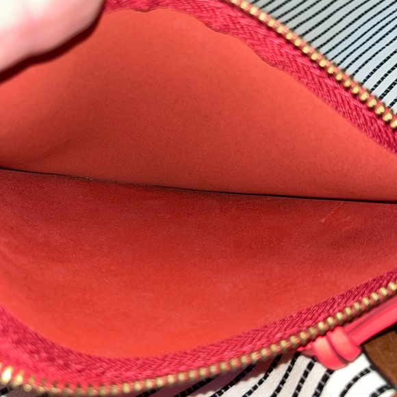 Fossil stripped cream and black Rachel tote bag with bright neon zipper wallet - Picture 12 of 13